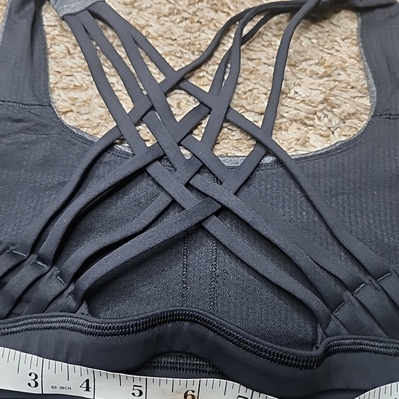Lululemon Wild Built In Active Bra Tank  Striped Sz 4 Gray & Black - Picture 4 of 7